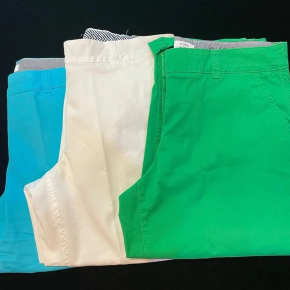 8 Pairs of Crown and Ivy Pants and Capris - Picture 4 of 14